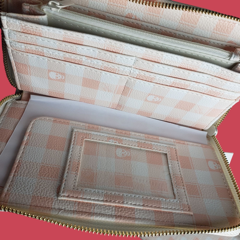 Women's Wallet - Picture 2 of 3